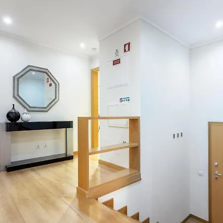 Privilege Wanseta With Rooftop Pool, Village Marina - Apartment