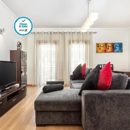 Privilege Wanseta With Rooftop Pool, Village Marina -